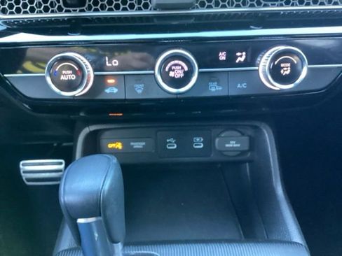Used 2025 Honda Civic Sport image 17
