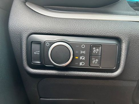Used 2024 Ford Explorer XLT AWD/4WD image 19