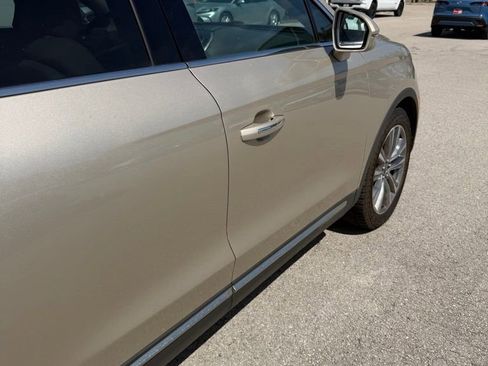 Used 2017 Lincoln MKX Reserve w/ Driver Assistance Package image 13