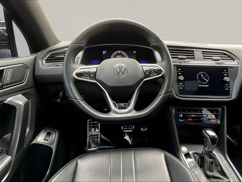 Used 2022 Volkswagen Tiguan SE R-Line FWD image 8