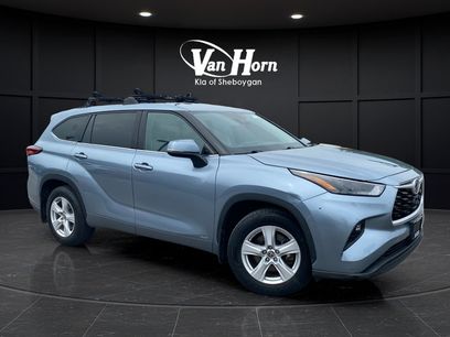 Used 2022 Toyota Highlander LE