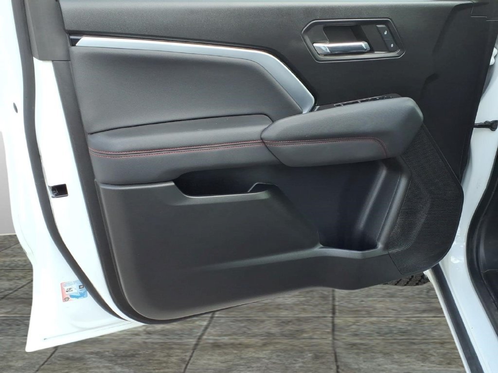 Used 2023 Chevrolet Colorado Z71 w/ Advanced Trailering Package AWD/4WD image 11