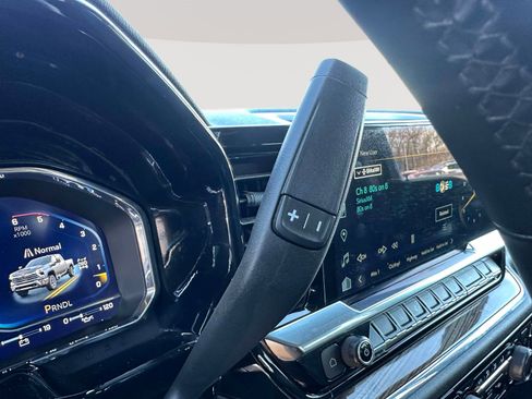 Used 2024 Chevrolet Silverado 2500 LT w/ Convenience Package image 16