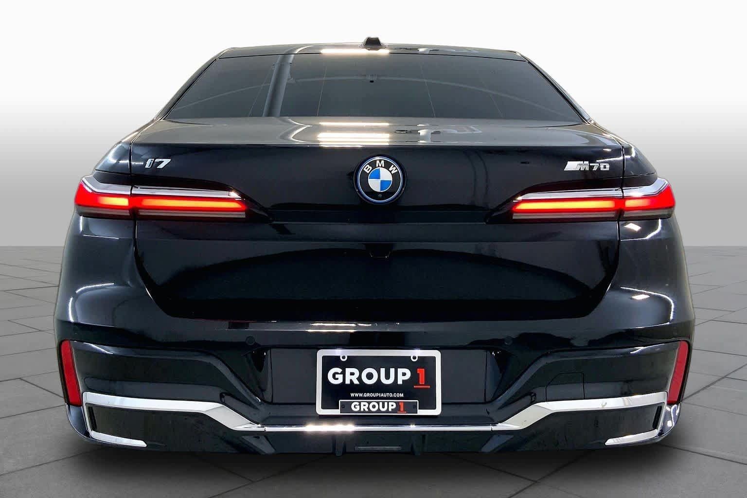 Used 2024 BMW i7 xDrive60 AWD/4WD image 4