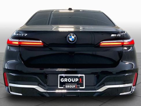 Used 2024 BMW i7 M70 AWD/4WD image 4