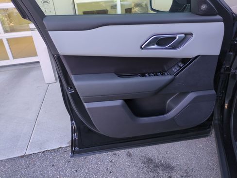 Used 2026 Land Rover Range Rover Velar Dynamic SE image 12