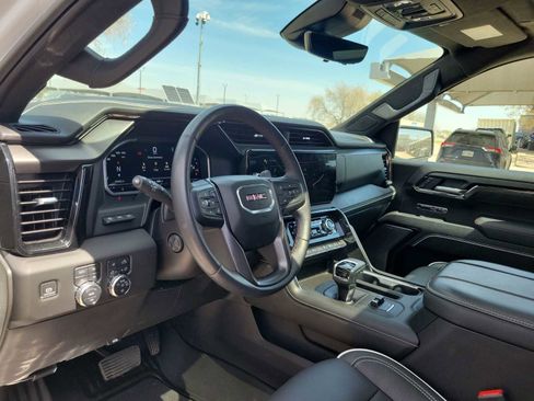 Used 2024 GMC Sierra 1500 AT4X image 10