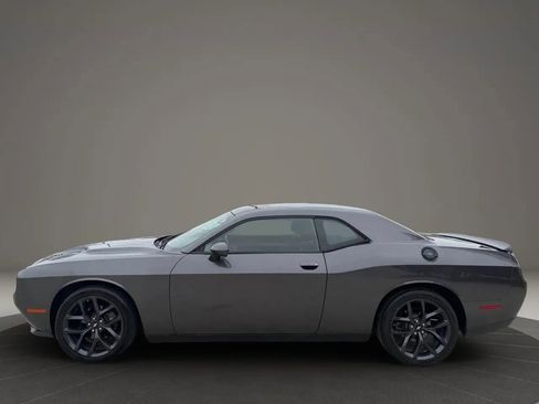 Used 2019 Dodge Challenger SXT w/ Blacktop Package RWD image 4