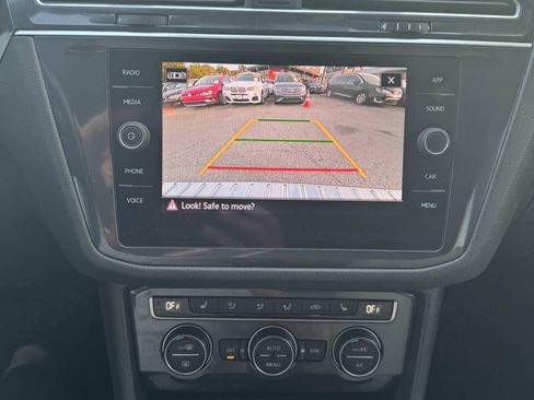Used 2021 Volkswagen Tiguan SE R-Line FWD image 33