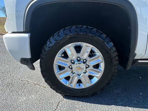 Used 2024 Chevrolet Silverado 2500 High Country w/ High Country Premium Package image 9
