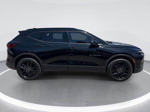 Used 2023 Chevrolet Blazer LT w/ Convenience Package FWD image 9