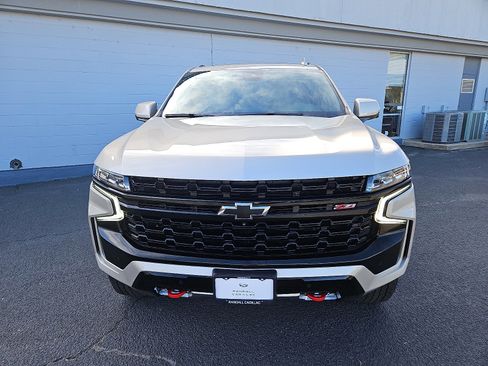 Used 2024 Chevrolet Suburban Z71 w/ Luxury Package image 6