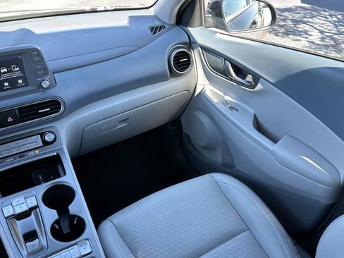 Used 2021 Hyundai Kona Limited image 15