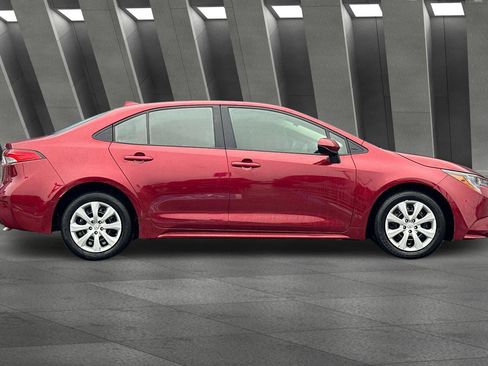 Used 2024 Toyota Corolla LE image 3