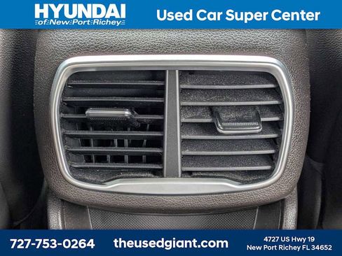 Used 2020 Hyundai Santa Fe Limited FWD image 17