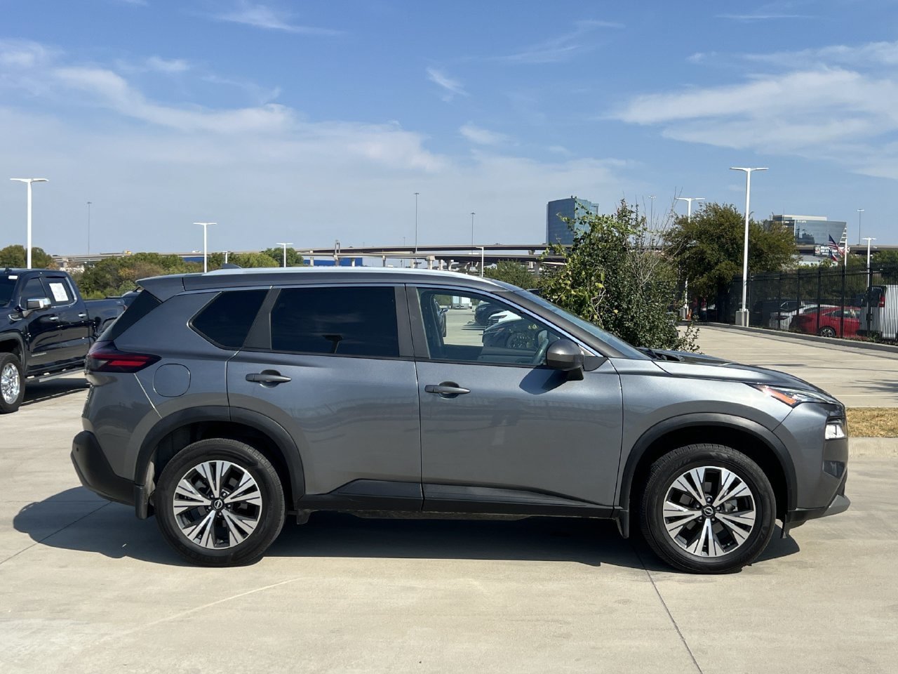 Certified 2023 Nissan Rogue SV w/ SV Premium B Package FWD image 3