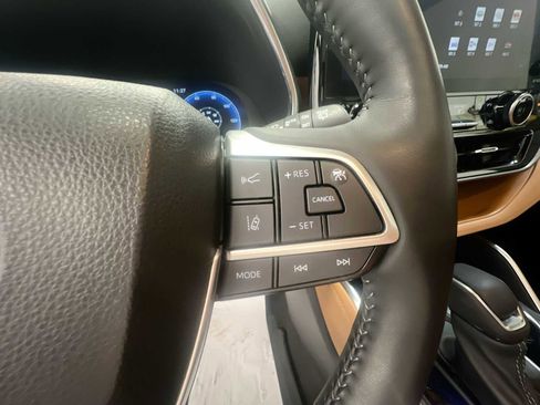 Used 2023 Toyota Highlander Platinum image 21