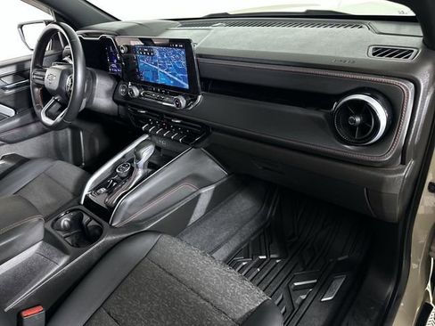 Used 2023 Chevrolet Colorado Z71 AWD/4WD image 30