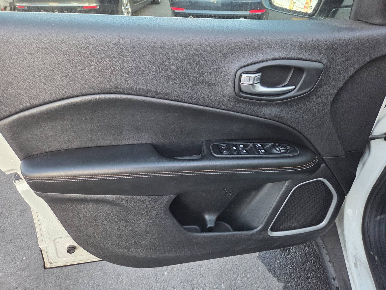 Used 2018 Jeep Compass Sport FWD image 5