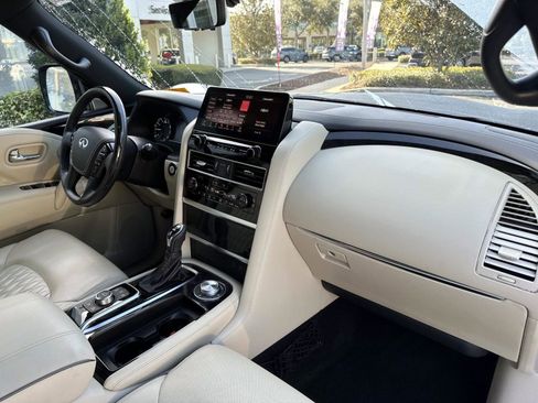 Used 2024 INFINITI QX80 Sensory image 16