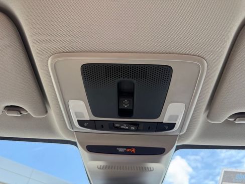 Used 2025 Honda HR-V EX-L image 18