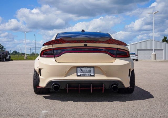 Used 2016 Dodge Charger SRT Hellcat w/ Harman/Kardon Audio Group RWD image 6