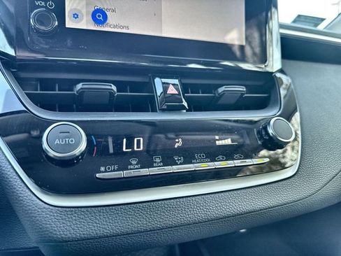 Used 2025 Toyota Corolla LE image 27