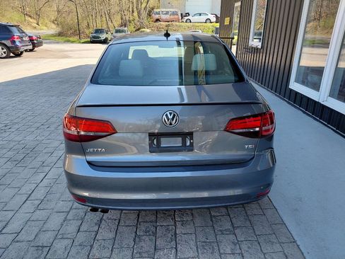 Used 2016 Volkswagen Jetta Sport image 6