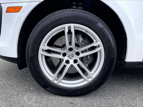 Used 2023 Porsche Macan Turbo AWD/4WD image 7