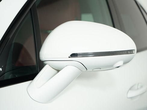 Used 2023 Porsche Macan GTS w/ Premium Package Plus image 31