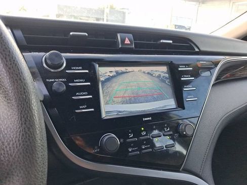 Used 2020 Toyota Camry LE FWD image 21