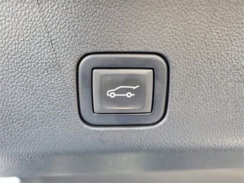 Used 2021 Chevrolet Tahoe High Country image 10