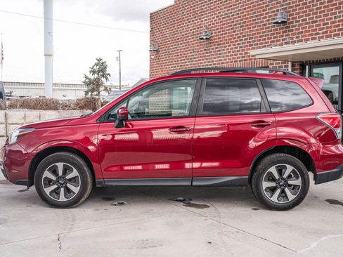 Used 2018 Subaru Forester 2.5i Premium AWD/4WD image 3