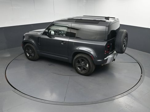 Used 2023 Land Rover Defender 90 S image 34