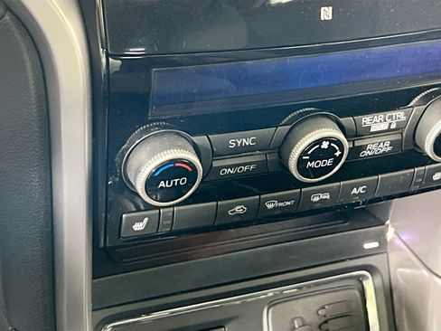 Used 2022 Subaru Ascent Premium w/ Convenience Package image 19