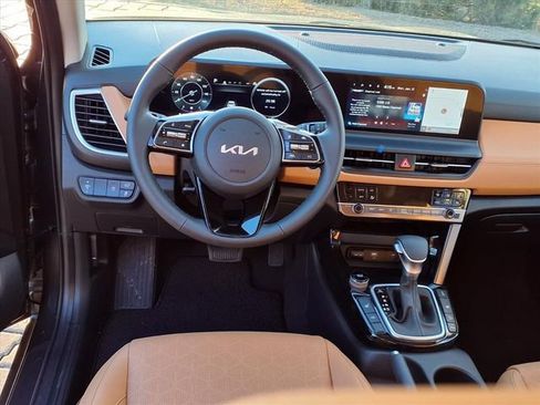 New 2026 Kia Seltos EX w/ EX Sunroof Package AWD/4WD image 2