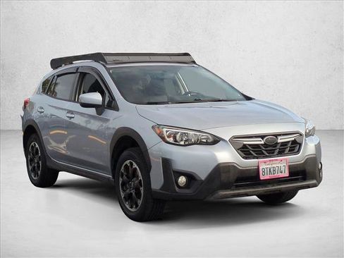 Used 2021 Subaru Crosstrek 2.0i Premium image 3