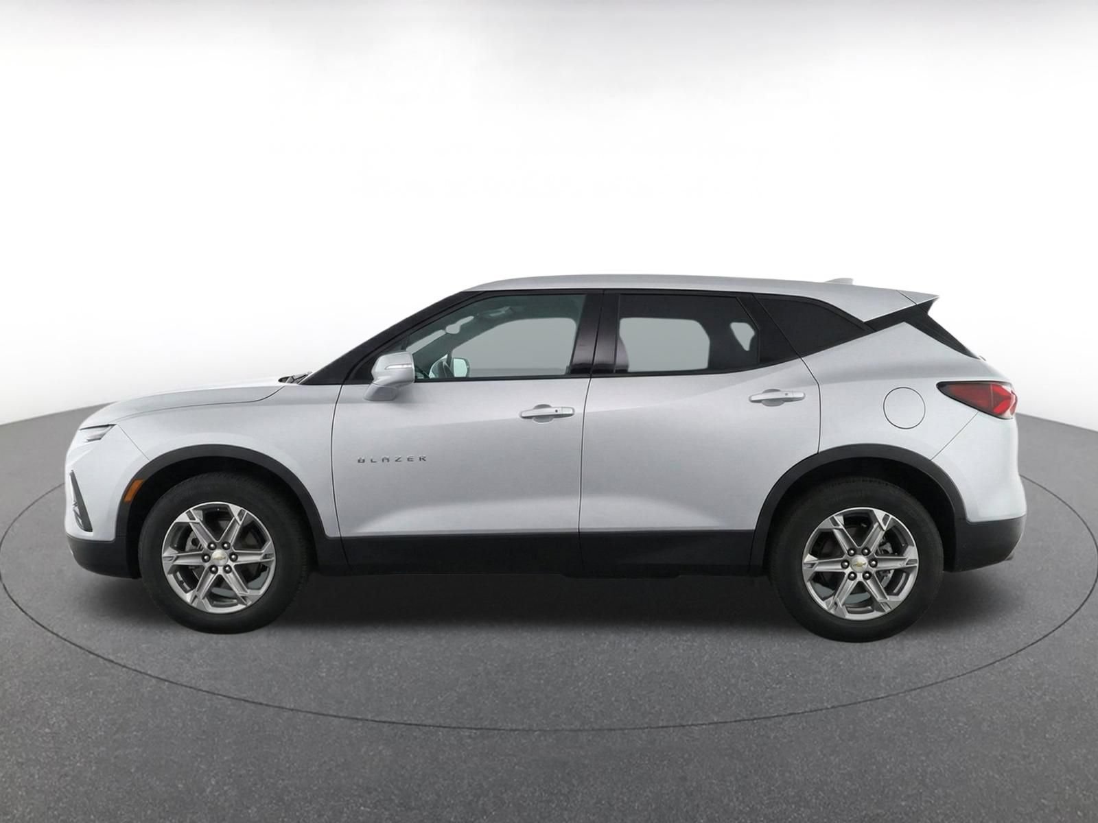 Used 2026 Chevrolet Blazer LT FWD image 4