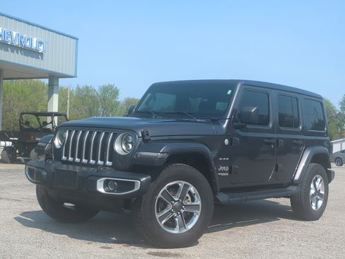 Used 2022 Jeep Wrangler Unlimited Sahara w/ Cold Weather Group AWD/4WD image 1