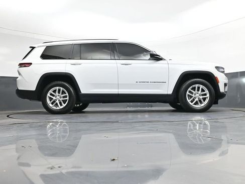 Used 2023 Jeep Grand Cherokee L Laredo RWD image 31