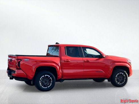 Certified 2024 Toyota Tacoma TRD Sport AWD/4WD image 5
