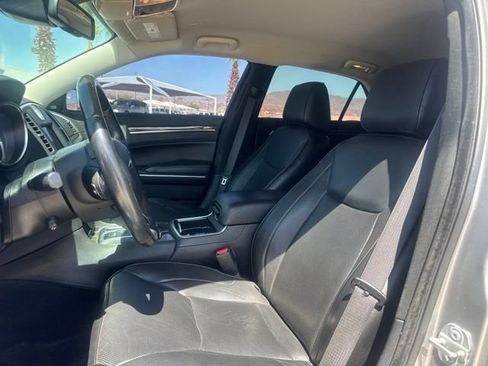 Used 2018 Chrysler 300 Limited w/ Safetytec Plus Group RWD image 18