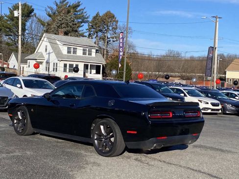 Used 2019 Dodge Challenger R/T Scat Pack w/ Shaker Package image 3