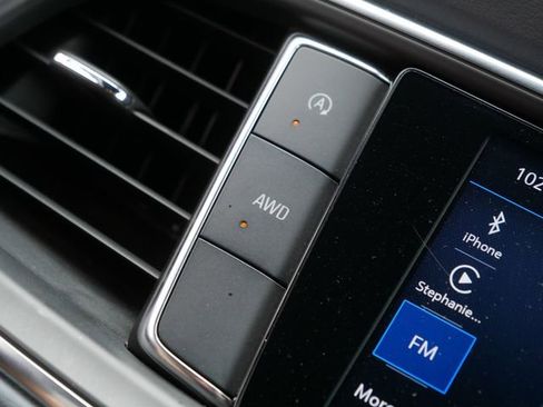 Used 2024 Buick Enclave Premium image 37