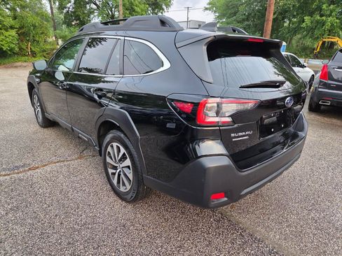 Used 2023 Subaru Outback Premium AWD/4WD image 5