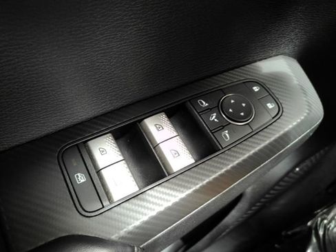 Used 2025 Mitsubishi Outlander SE FWD image 35