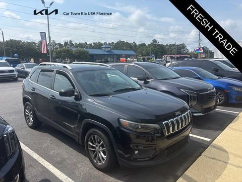 Used 2019 Jeep Cherokee Latitude FWD image 1