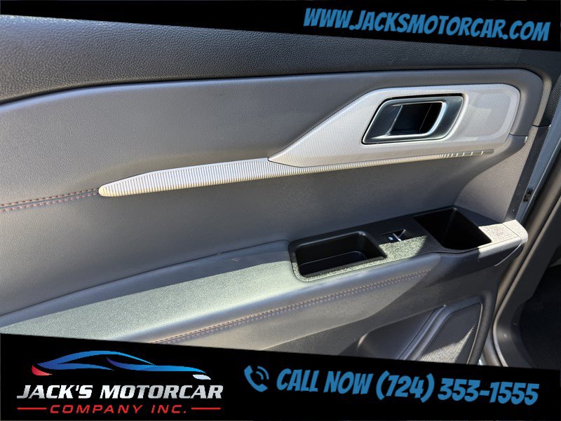 Used 2025 Ford Explorer Active w/ Active Comfort Package AWD/4WD image 27