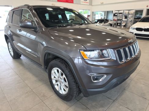 Used 2014 Jeep Grand Cherokee Laredo w/ 18" Wheel & 8.4" Radio Group AWD/4WD image 5