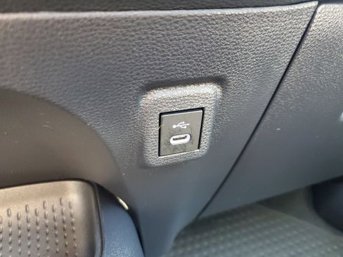 Used 2025 Toyota Corolla LE image 21